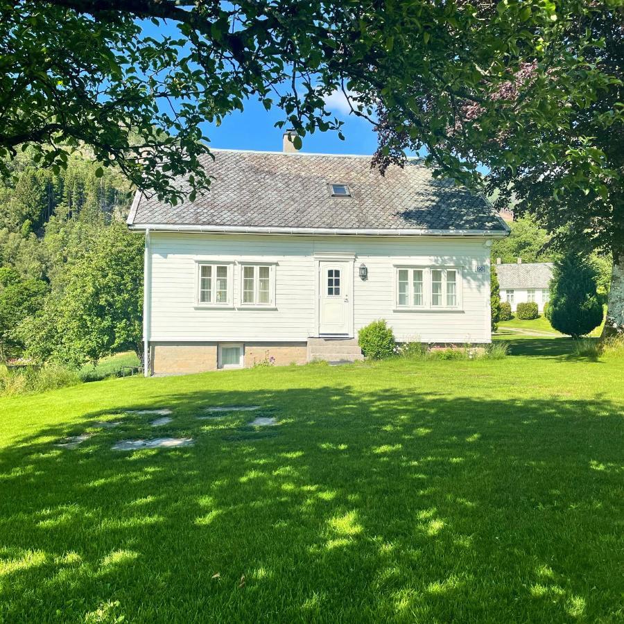 Hoiland Gard Gardshotellet Hjelmeland Exterior foto