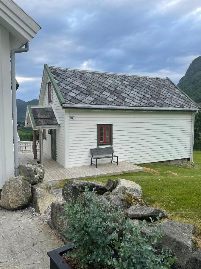 Hoiland Gard Gardshotellet Hjelmeland Exterior foto