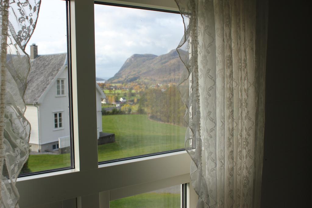 Hoiland Gard Gardshotellet Hjelmeland Zimmer foto